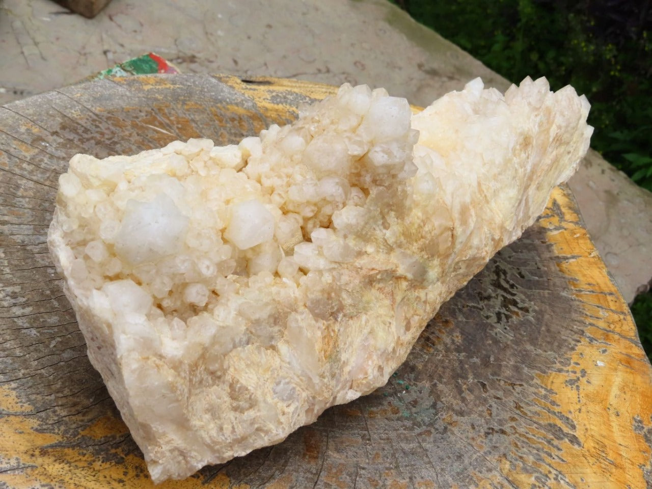 Raw Crystal Clusters & Geodes