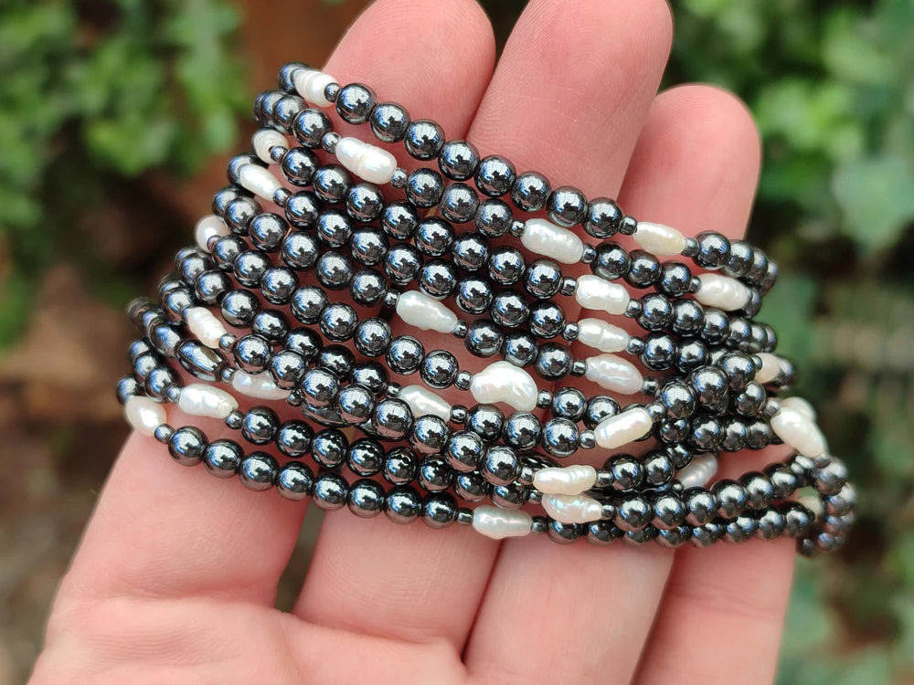 Hematite and Freshwater Pearl Beaded Bracelet