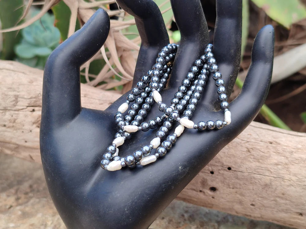 Hematite and Freshwater Pearl Beaded Bracelet